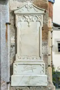 189912