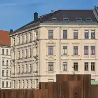 192979