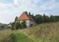 19557