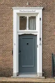 195717