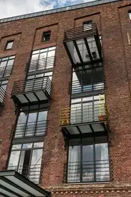 204657