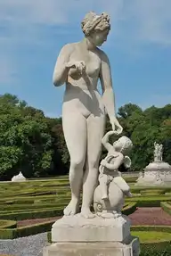 211618