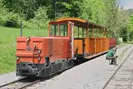 216898