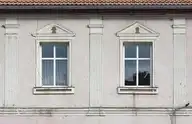 21806