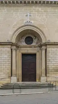 218334