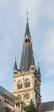218374