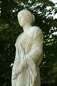 222618