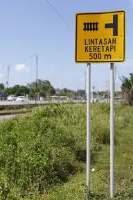 226832