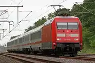 226878