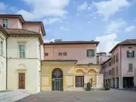 228521