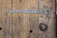 233006