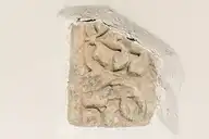 233046
