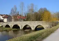 234100