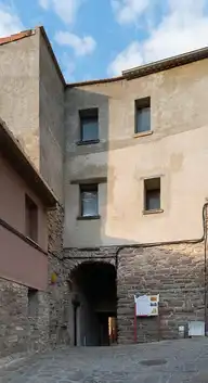 235393