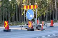 250379