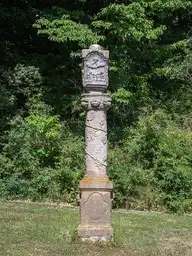 251869