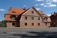 253008