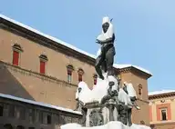 272213