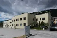 272402