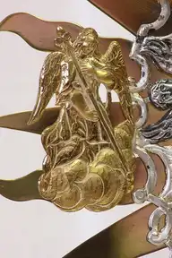 272870
