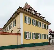274139