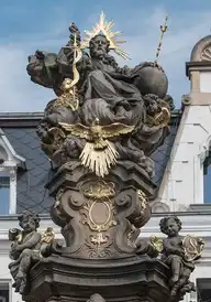 27586