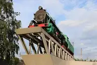 279121