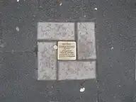 280823