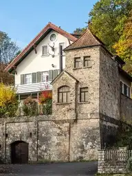 281879
