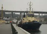 284103