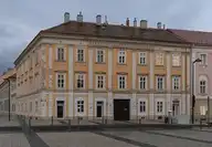 284758