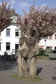 295436