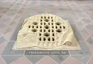 295660