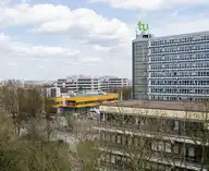 296825