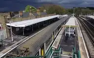 297158