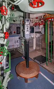 298085