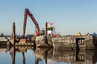 298631