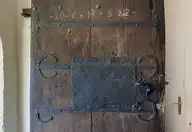 302077