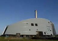 303258