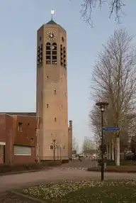 303635