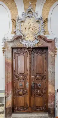 303665