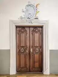303666