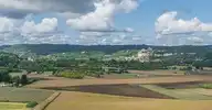 304567