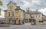 305502