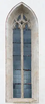 305877