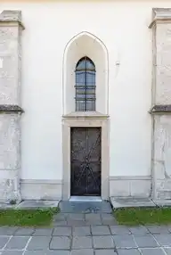 305898