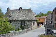 306281
