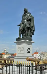 308529