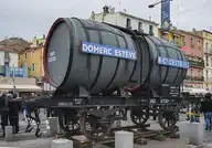 310284