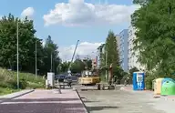 31050